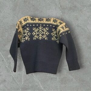 Child unisex blue sweater handmade in Norway, no size see measurements.